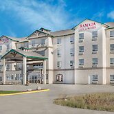 Ramada by Wyndham Clairmont/Grande Prairie