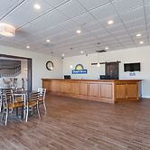 Days Inn & Suites by Wyndham Lancaster Amish Country