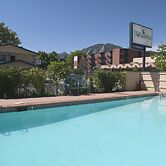 Boulder University Inn