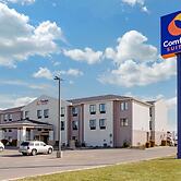 Comfort Suites South Haven near I-96