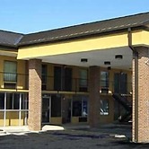 Travelers Inn & Suites