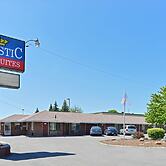 Majestic Inn And Suites
