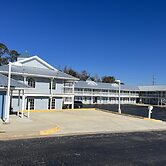 Key West Inn - Millbrook