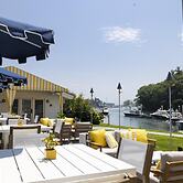Yachtsman Hotel & Marina Club