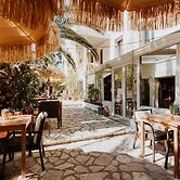 Hotel Le Petit Castel