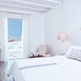 Mr & Mrs White Paros