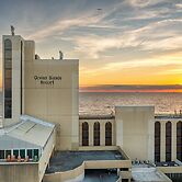 Ocean Sands Resort, Oceanfront, Virginia Beach by Vacatia