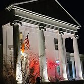 House of 1833 Bed & Breakfast & Gardens