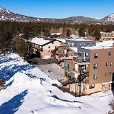 The Mammoth Creek Inn
