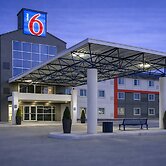 Motel 6 Saskatoon, SK