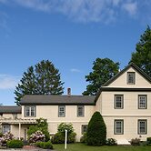 1802 House Bed and Breakfast