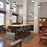 Hampton Inn & Suites Albany Airport