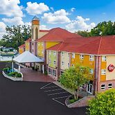Best Western Plus Sandusky Hotel & Suites