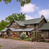 Bent Creek Lodge Bed & Breakfast