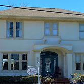 Avenue O Bed & Breakfast