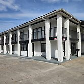 Economy Inn and Suites