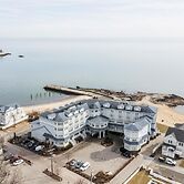 Madison Beach Hotel