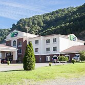 Holiday Inn Express Hotel & Suites by IHG