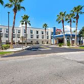 Hampton Inn & Suites Pensacola I-10 N at Univ. Town Plaza