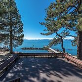 Red Wolf Lakeside Lodge