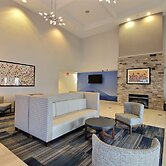 Holiday Inn Express Hotel & Suites Milwaukee Airport by IHG