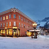 Independence Square Lodge by Frias