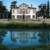 Villa Franceschi Hotel & Resort