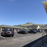 Holland Inn & Suites