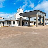 Quality Inn & Suites Port Lavaca near Lighthouse Beach