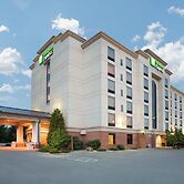 Holiday Inn Express & Suites Bloomington by IHG