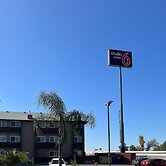 Studio 6 Suites Delano, CA