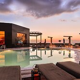 Royal Hotel