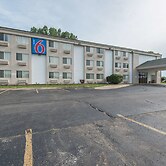 Motel 6 Lawrence, KS