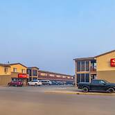 Econo Lodge Inn & Suites