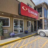 Econo Lodge Inn & Suites