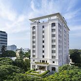 The Raintree, St. Mary's Road