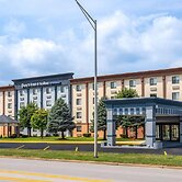 Days Inn and Suites by Wyndham Hammond, IN
