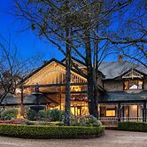 Echoes Boutique Hotel and Restaurant