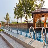 The Loft Seaside Suites