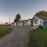 Juan de Fuca Waterfront Hotel & Cottages