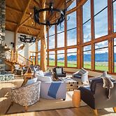 Fiordland Lodge