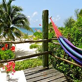 Acamaya Reef Cabanas - Caravan Park