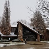 Riverbank Lodge