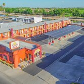 Sunstar Inn Los Banos near I-5