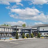 Days Inn & Suites by Wyndham Niagara Falls/Buffalo