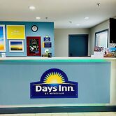 Days Inn & Suites by Wyndham Wynne