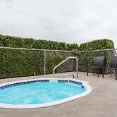 Super 8 by Wyndham Lake Country/Winfield Area