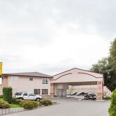 Super 8 by Wyndham Lake Country/Winfield Area