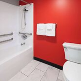 Super 8 by Wyndham Hazleton