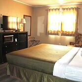 Colonial Inn Dyersville